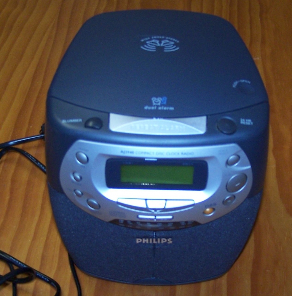 z vendido CD Clock Radio Alarma Philips AJ3940 con poco uso